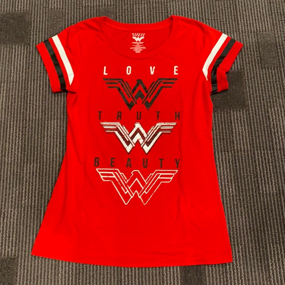 NWOT Wonder Woman tshirt